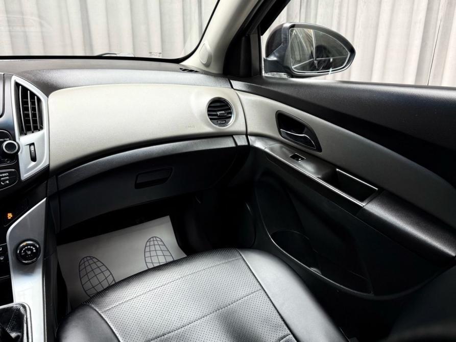 Chevrolet Cruze I Рестайлинг Ижевск  - изображение 12