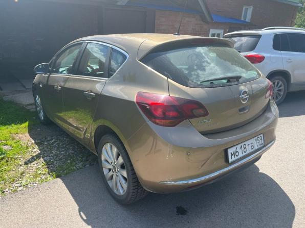 Opel Astra J Рестайлинг с пробегом 2012 года, цена 897 000 рублей, 107000 км, хэтчбек, Автокод Объявления