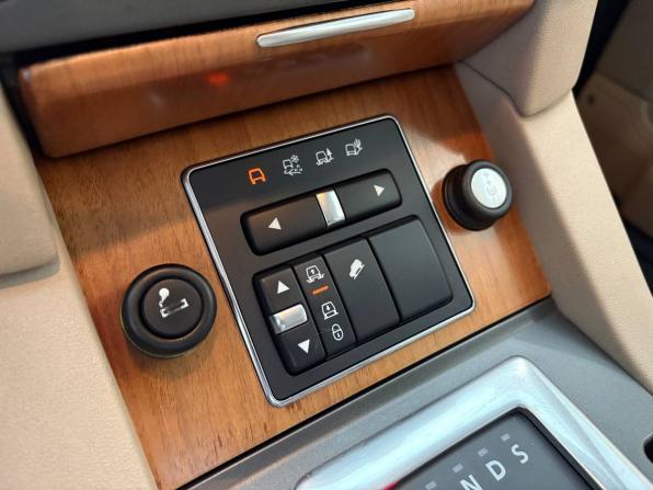 Land Rover Discovery IV Рестайлинг с пробегом 2014 года, цена 2 623 000 рублей, 201767 км, внедорожник, Автокод Объявления