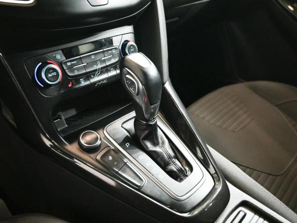 Ford Focus III Рестайлинг с пробегом 2015 года, цена 1 190 000 рублей, 204169 км, седан, Автокод Объявления