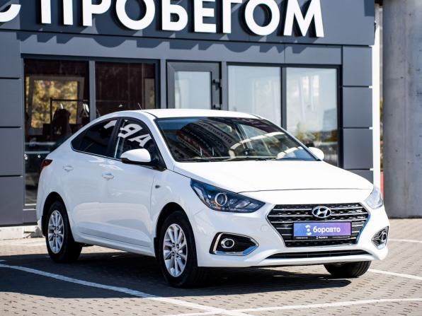 Hyundai Solaris II с пробегом 2017 года, цена 1 360 000 рублей, 82447 км, седан, Автокод Объявления