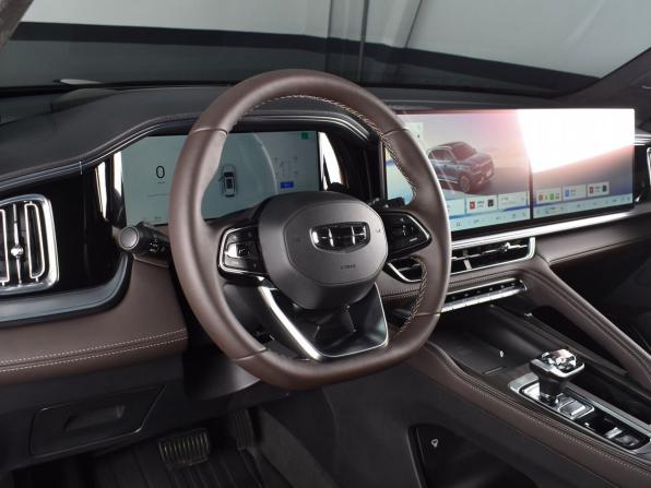 Geely Monjaro I Рестайлинг 2 с пробегом 2026 года, цена 4 030 995 рублей, 17 км, внедорожник, Автокод Объявления