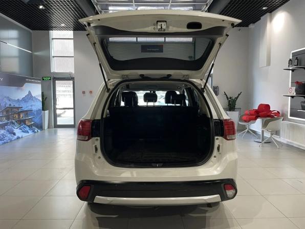 Mitsubishi Outlander III Рестайлинг 2 с пробегом 2017 года, цена 1 430 000 рублей, 205440 км, внедорожник, Автокод Объявления