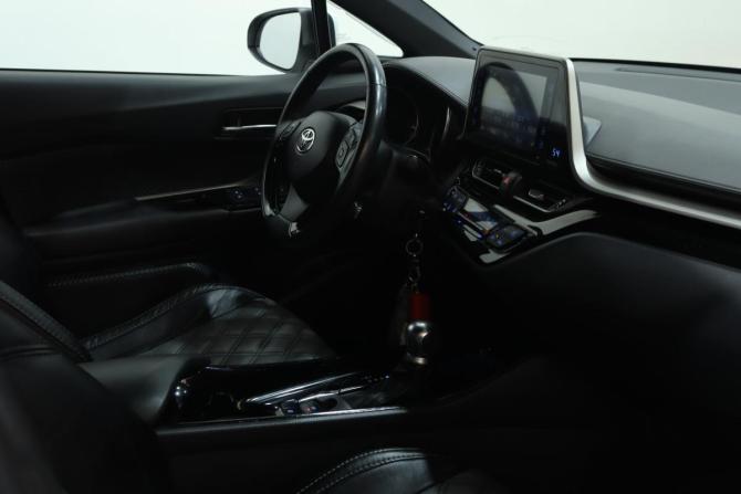 Toyota C-HR I с пробегом 2018 года, цена 2 275 000 рублей, 80532 км, внедорожник, Автокод Объявления