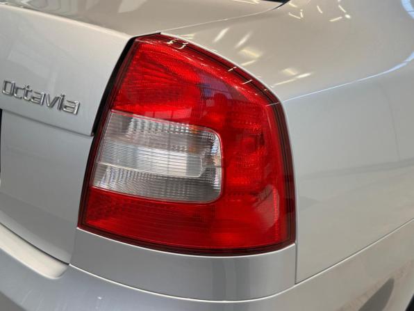 Skoda Octavia II (A5) Рестайлинг с пробегом 2012 года, цена 880 000 рублей, 183208 км, лифтбек, Автокод Объявления