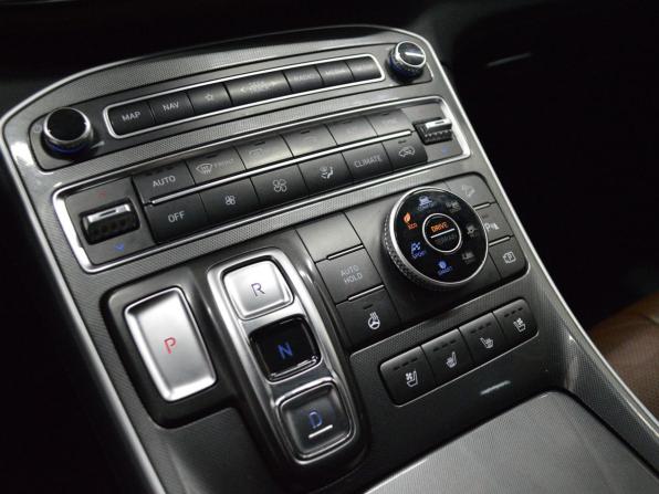 Hyundai Santa Fe IV Рестайлинг с пробегом 2021 года, цена 3 200 000 рублей, 136843 км, внедорожник, Автокод Объявления