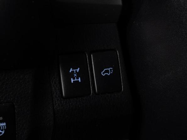 Toyota RAV4 IV (XA40) Рестайлинг с пробегом 2017 года, цена 1 750 000 рублей, 301016 км, внедорожник, Автокод Объявления