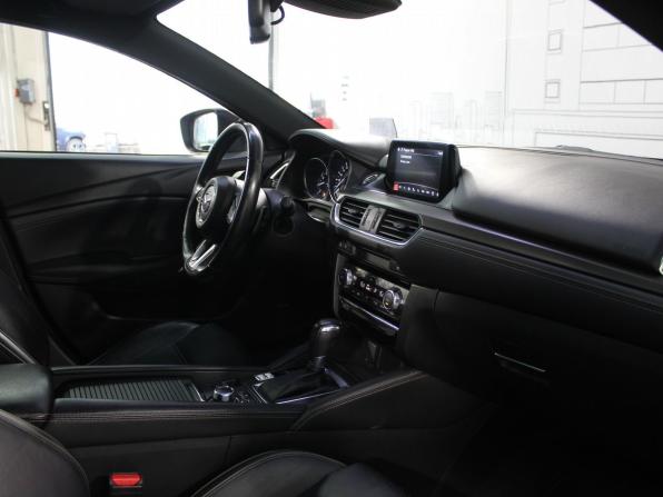 Mazda 6 III (GJ) Рестайлинг с пробегом 2017 года, цена 2 080 000 рублей, 136000 км, седан, Автокод Объявления