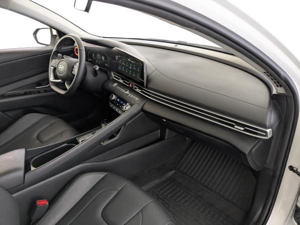 Hyundai Elantra VII (CN7) Рестайлинг с пробегом 2024 года, цена 2 200 000 рублей, 34821 км, седан, Автокод Объявления
