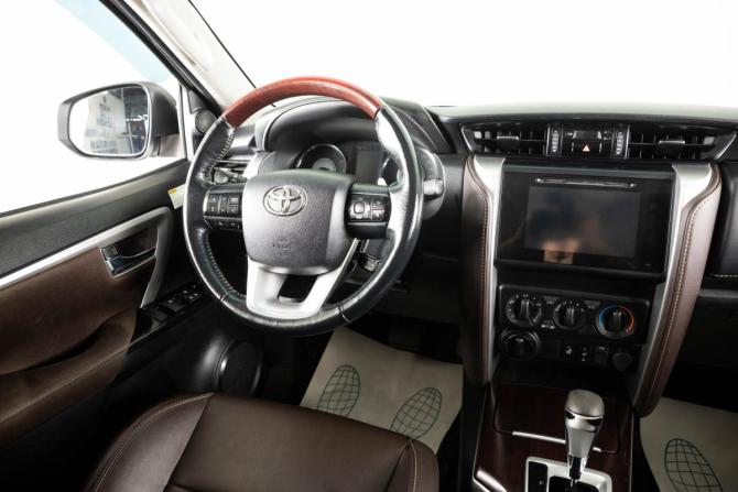 Toyota Fortuner II с пробегом 2018 года, цена 2 839 000 рублей, 327900 км, внедорожник, Автокод Объявления