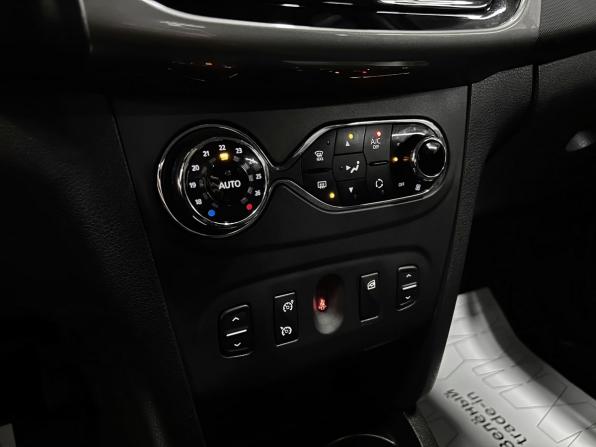 Renault Sandero II с пробегом 2018 года, цена 1 070 000 рублей, 115750 км, хэтчбек, Автокод Объявления