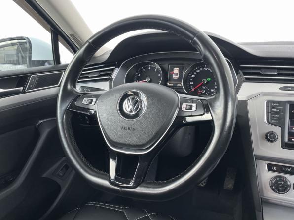 Volkswagen Passat B8 с пробегом 2016 года, цена 1 698 000 рублей, 150611 км, седан, Автокод Объявления