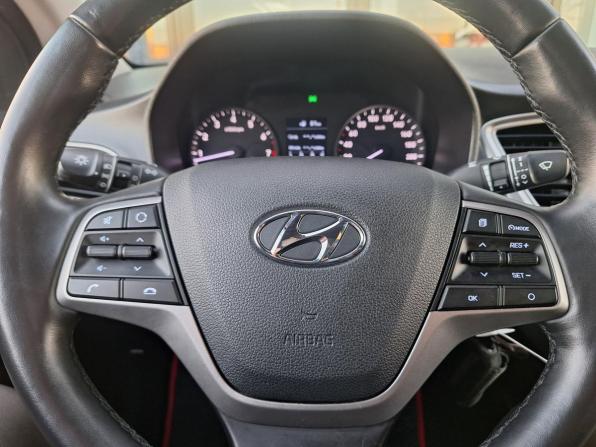 Hyundai Solaris II с пробегом 2019 года, цена 1 390 000 рублей, 98000 км, седан, Автокод Объявления