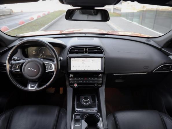 Jaguar F-Pace I с пробегом 2016 года, цена 1 999 000 рублей, 140941 км, внедорожник, Автокод Объявления