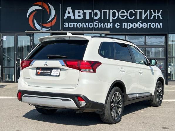 Mitsubishi Outlander III Рестайлинг 3 с пробегом 2021 года, цена 2 195 000 рублей, 55000 км, внедорожник, Автокод Объявления