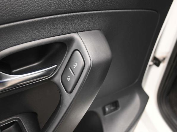Volkswagen Polo V Рестайлинг с пробегом 2015 года, цена 929 000 рублей, 130656 км, седан, Автокод Объявления