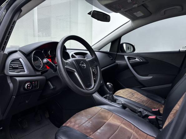 Opel Astra J Рестайлинг с пробегом 2012 года, цена 599 000 рублей, 204257 км, хэтчбек, Автокод Объявления