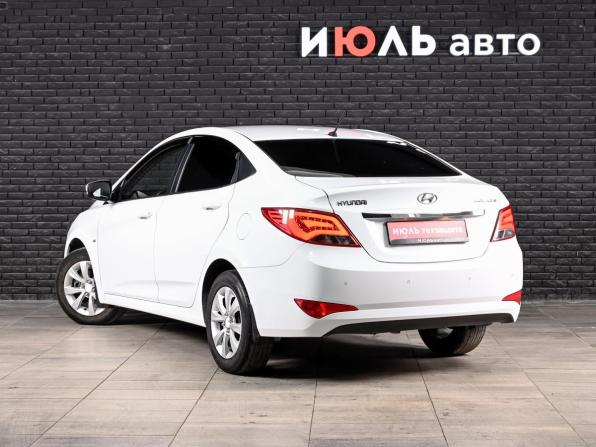 Hyundai Solaris I с пробегом 2014 года, цена 1 040 000 рублей, 196772 км, седан, Автокод Объявления
