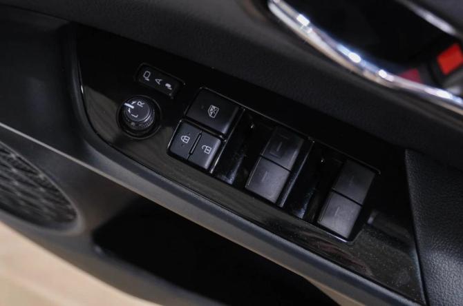 Toyota Prius IV Рестайлинг (XW50) с пробегом 2019 года, цена 1 869 000 рублей, 141000 км, лифтбек, Автокод Объявления