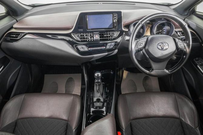 Toyota C-HR I с пробегом 2017 года, цена 2 039 000 рублей, 33000 км, внедорожник, Автокод Объявления