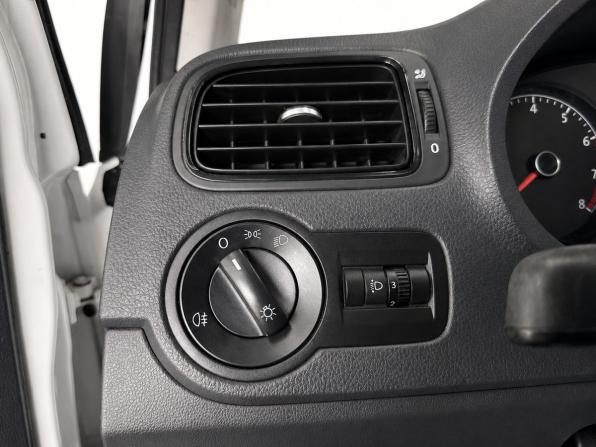 Volkswagen Polo V Рестайлинг с пробегом 2017 года, цена 729 000 рублей, 142788 км, седан, Автокод Объявления