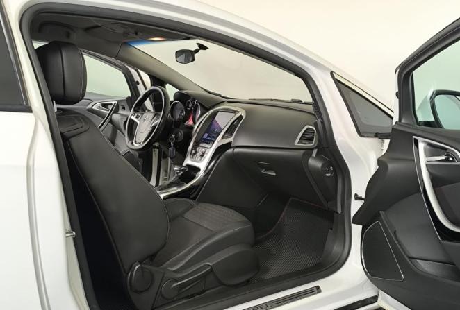 Opel Astra J Рестайлинг с пробегом 2013 года, цена 790 000 рублей, 150927 км, хэтчбек, Автокод Объявления