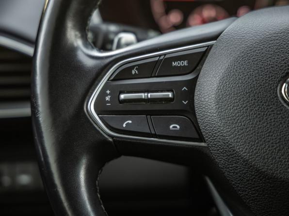Hyundai Santa Fe IV Рестайлинг с пробегом 2022 года, цена 3 398 000 рублей, 50057 км, внедорожник, Автокод Объявления
