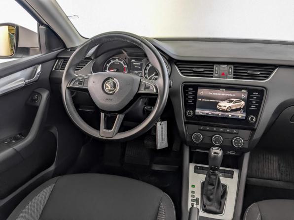 Skoda Octavia III (A7) Рестайлинг с пробегом 2020 года, цена 2 200 000 рублей, 39117 км, лифтбек, Автокод Объявления