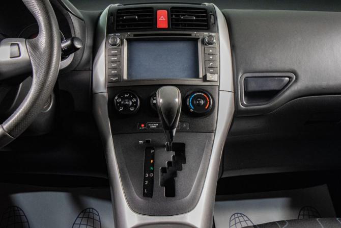 Toyota Auris I Рестайлинг с пробегом 2011 года, цена 1 019 000 рублей, 183900 км, хэтчбек, Автокод Объявления
