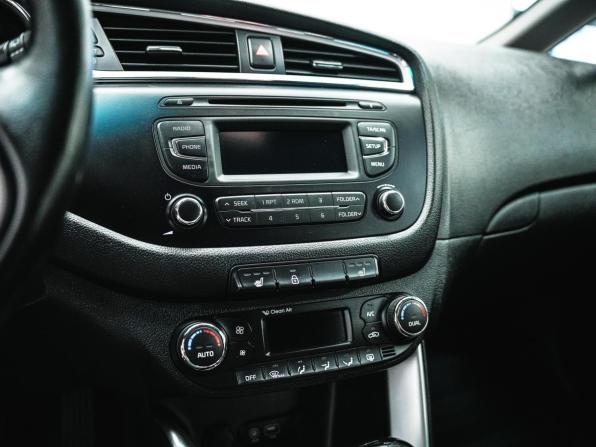 Kia Ceed II Рестайлинг с пробегом 2016 года, цена 1 279 000 рублей, 110089 км, хэтчбек, Автокод Объявления