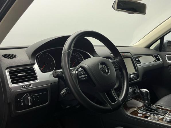 Volkswagen Touareg II Рестайлинг с пробегом 2016 года, цена 3 099 000 рублей, 176000 км, внедорожник, Автокод Объявления