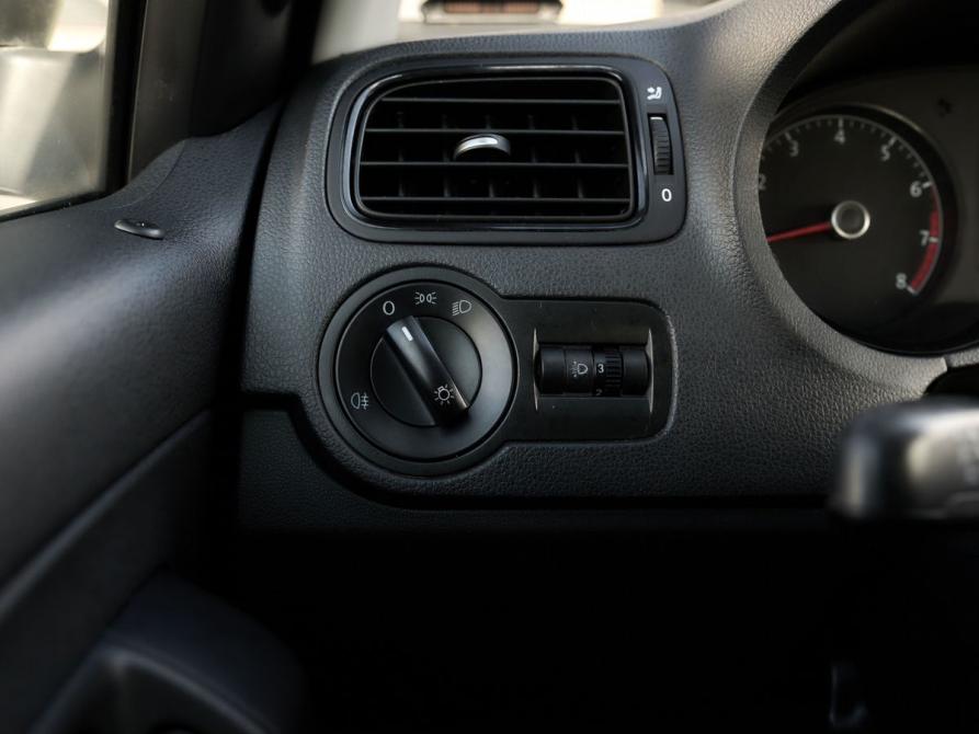Volkswagen Polo V Рестайлинг Казань  - изображение 12