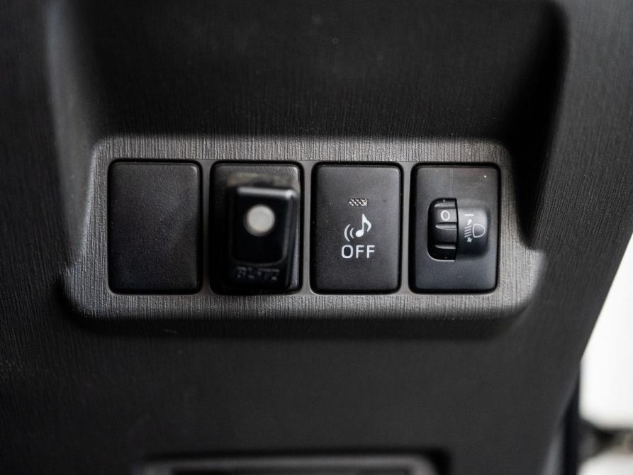 Toyota Prius Alpha I (ZVW40/41) Иркутск  - изображение 18