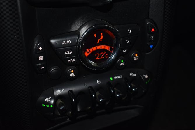 Mini Hatch II (R56) Рестайлинг с пробегом 2013 года, цена 1 150 000 рублей, 235054 км, внедорожник, Автокод Объявления