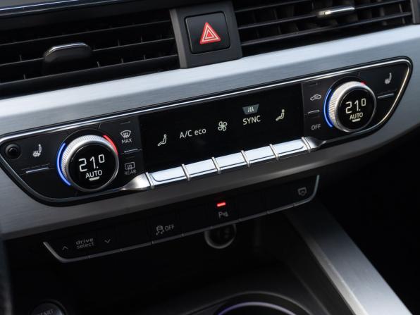 Audi A4 V (B9) с пробегом 2017 года, цена 2 167 000 рублей, 140350 км, седан, Автокод Объявления