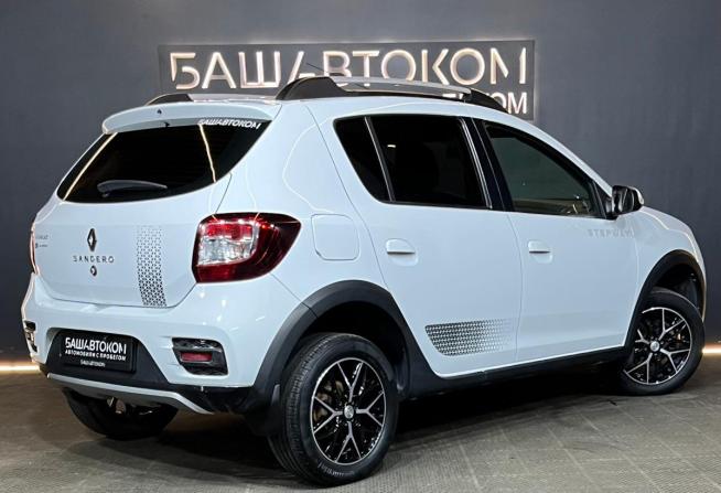 Renault Sandero II с пробегом 2017 года, цена 1 100 000 рублей, 92166 км, хэтчбек, Автокод Объявления