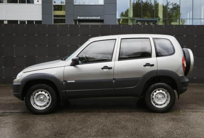 Chevrolet Niva I Рестайлинг с пробегом 2015 года, цена 690 000 рублей, 98622 км, внедорожник, Автокод Объявления