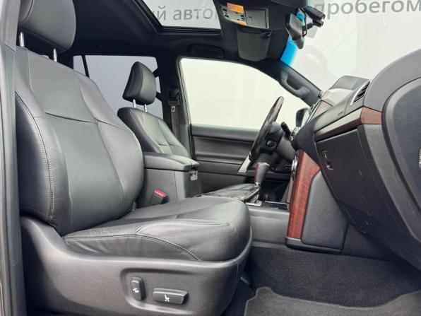 Toyota Land Cruiser Prado 150 Series Рестайлинг 1 с пробегом 2015 года, цена 3 340 000 рублей, 218793 км, внедорожник, Автокод Объявления