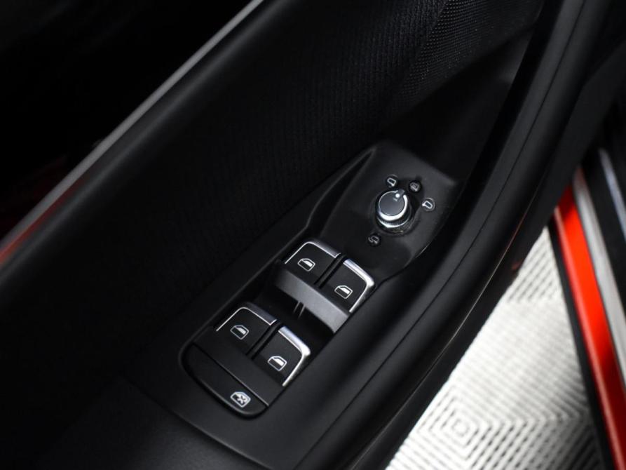 Audi Q3 I (8U) Рестайлинг Санкт-Петербург  - изображение 9