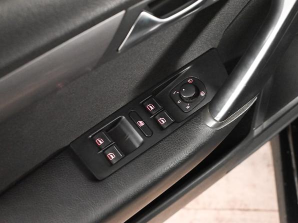 Volkswagen Passat B7 с пробегом 2011 года, цена 1 050 000 рублей, 169407 км, седан, Автокод Объявления