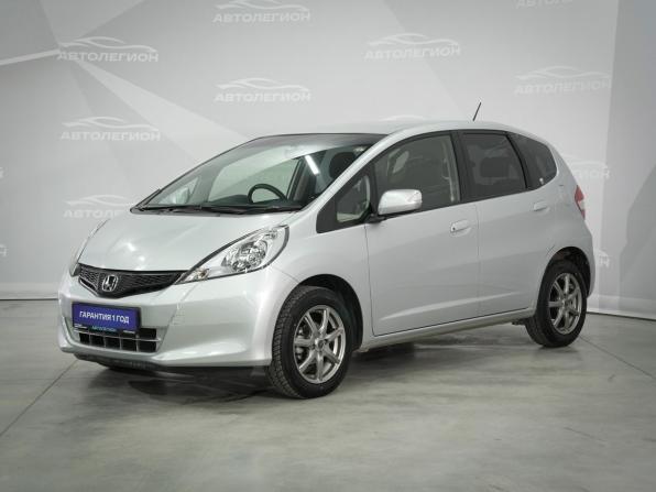 Honda Fit II с пробегом 2013 года, цена 1 040 000 рублей, 57000 км, хэтчбек, Автокод Объявления