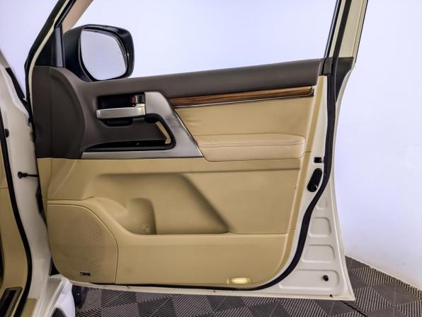 Toyota Land Cruiser 200 Series Рестайлинг 2 с пробегом 2016 года, цена 5 090 000 рублей, 251540 км, внедорожник, Автокод Объявления