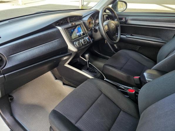 Toyota Corolla XI (E160 E170) Рестайлинг 2 с пробегом 2018 года, цена 1 399 900 рублей, 155000 км, универсал, Автокод Объявления