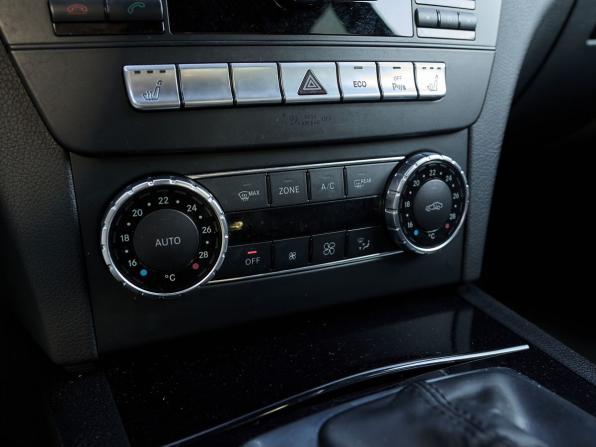 Mercedes-Benz C-Класс III (W204) Рестайлинг с пробегом 2013 года, цена 1 540 000 рублей, 199328 км, седан, Автокод Объявления