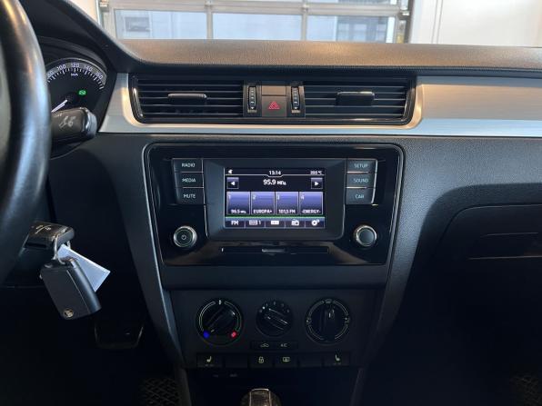 Skoda Rapid I с пробегом 2016 года, цена 1 079 000 рублей, 160367 км, лифтбек, Автокод Объявления