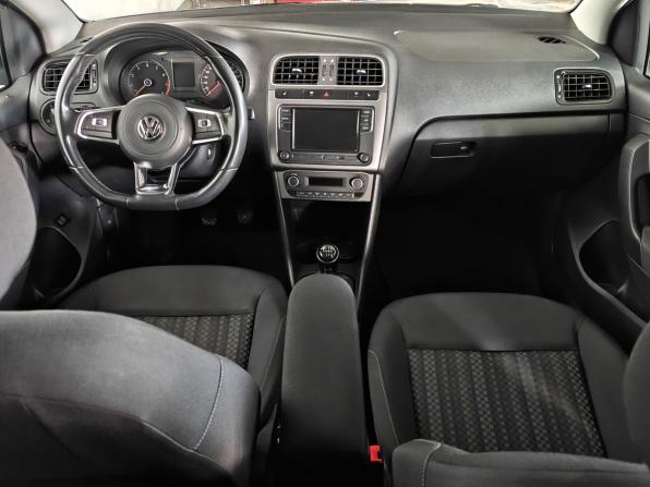 Volkswagen Polo V Рестайлинг с пробегом 2018 года, цена 1 330 000 рублей, 130075 км, седан, Автокод Объявления