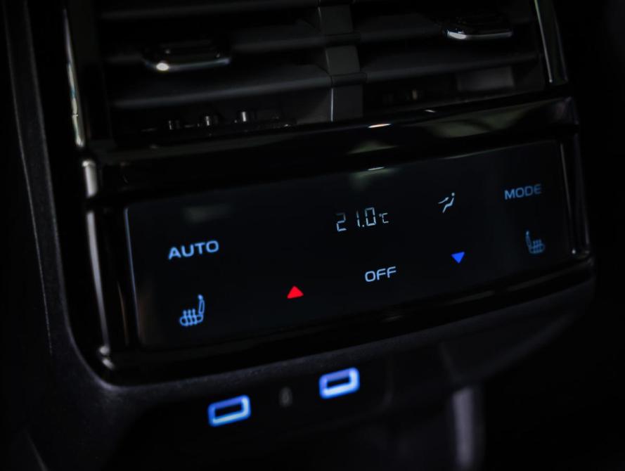 Geely Monjaro I Москва  - изображение 18
