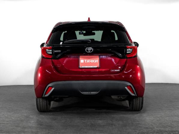 Toyota Yaris IV с пробегом 2021 года, цена 1 300 000 рублей, 62853 км, хэтчбек, Автокод Объявления