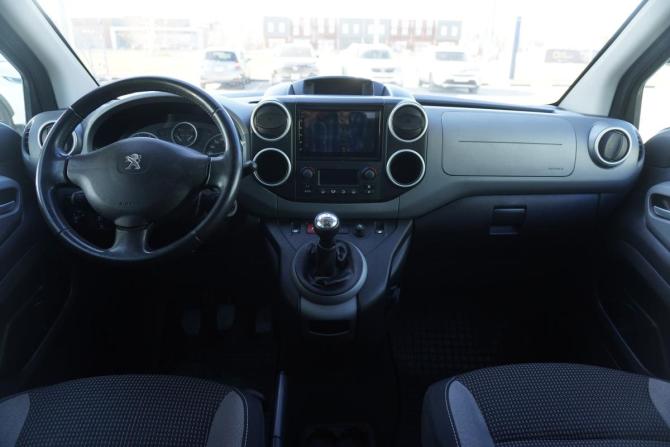 Peugeot Partner II Рестайлинг 2 с пробегом 2016 года, цена 1 120 000 рублей, 172000 км, минивэн, Автокод Объявления