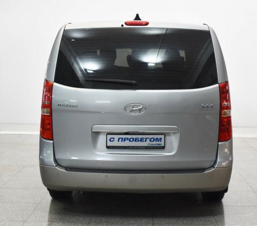 Hyundai H-1 II Рестайлинг 2 с пробегом 2018 года, цена 2 700 000 рублей, 137941 км, минивэн, Автокод Объявления